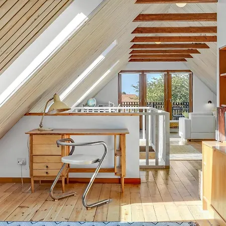 4 Bedroom Lovely In Prázdninový dům