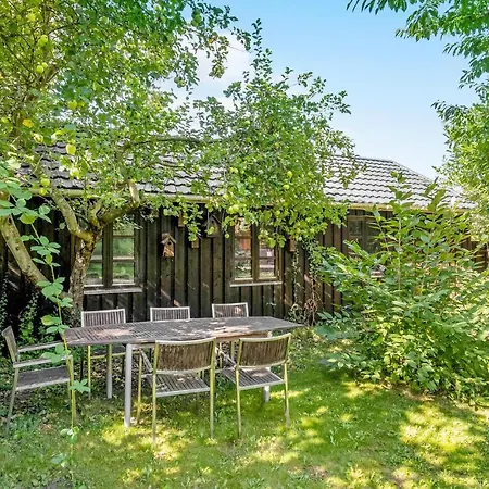 Prázdninový dům 4 Bedroom Lovely In Ebeltoft